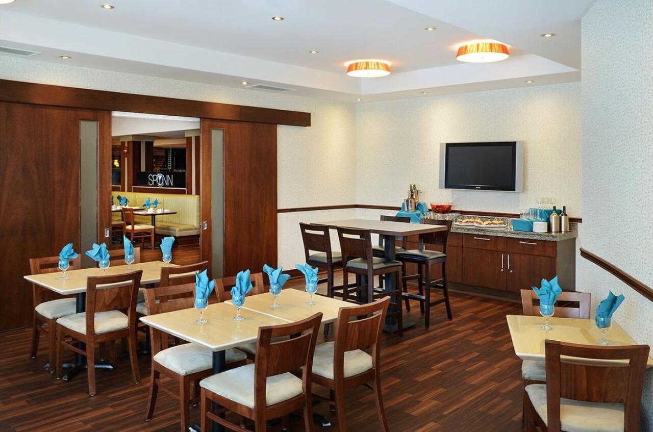 Allure Hotel & Conference Centre, Ascend Hotel Collection Barrie Buitenkant foto
