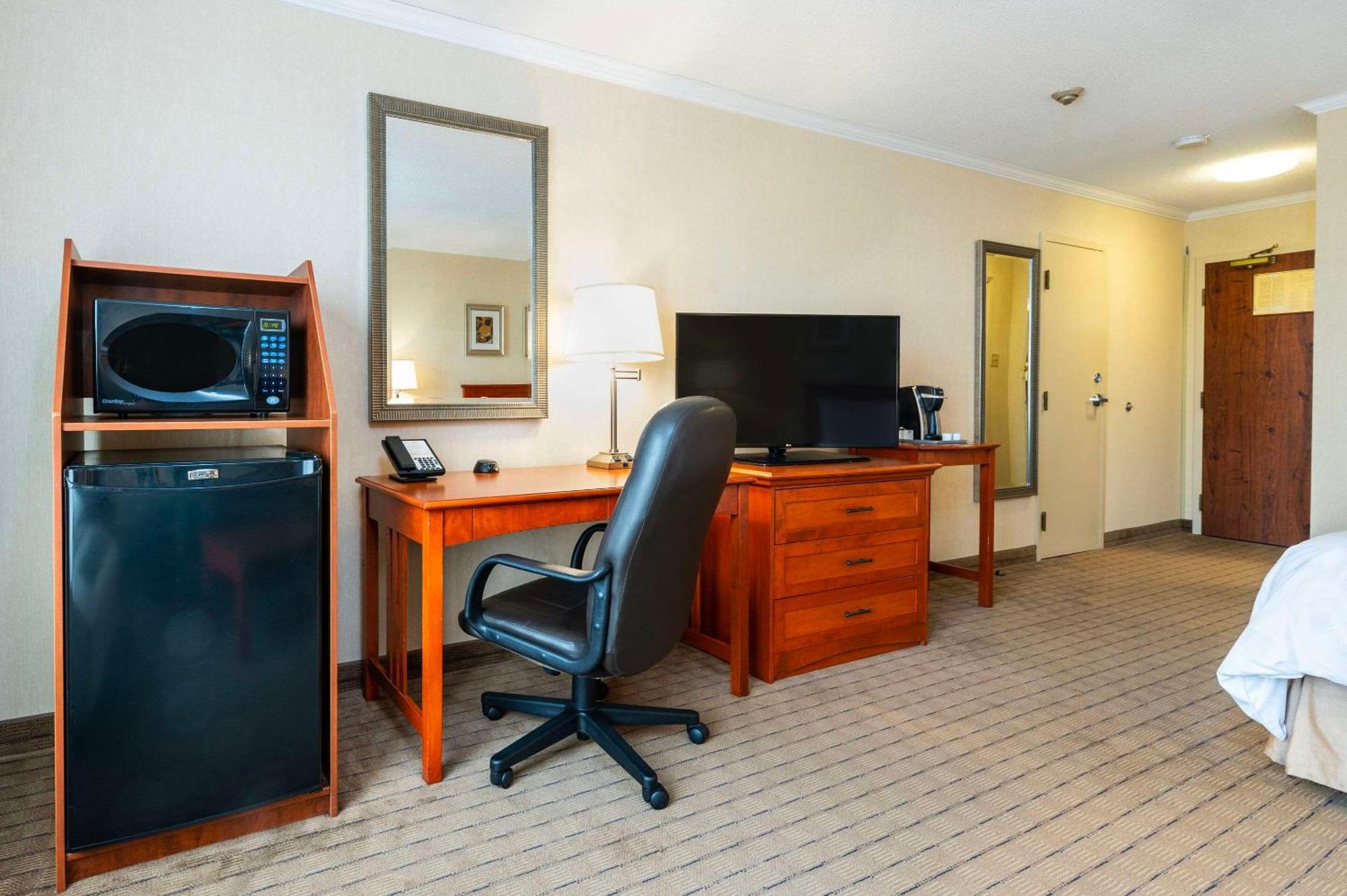 Allure Hotel & Conference Centre, Ascend Hotel Collection Barrie Buitenkant foto