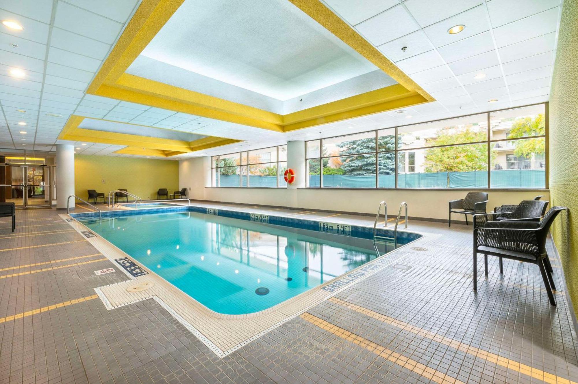 Allure Hotel & Conference Centre, Ascend Hotel Collection Barrie Buitenkant foto